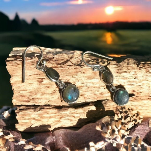 925 Labradorite Earrings. - Picture 2 of 16